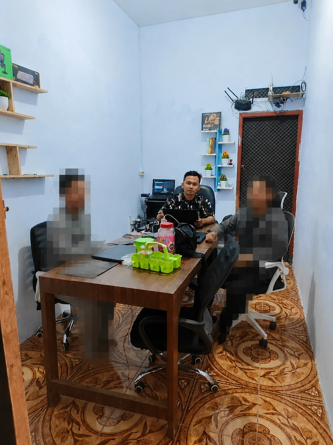 Sesi konsultasi IT bersama tim manajemen PilarKode